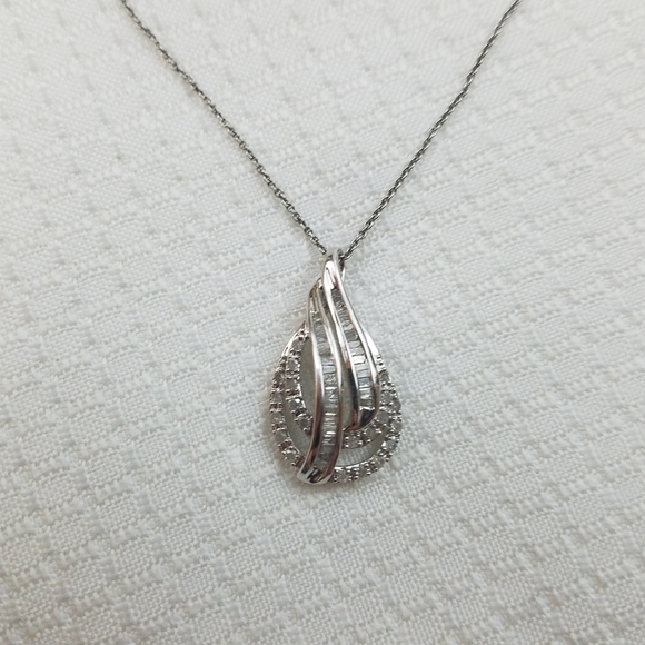 Signed Sterling SILVER KA 1772 Diamond Pendant - Picture 2 of 16